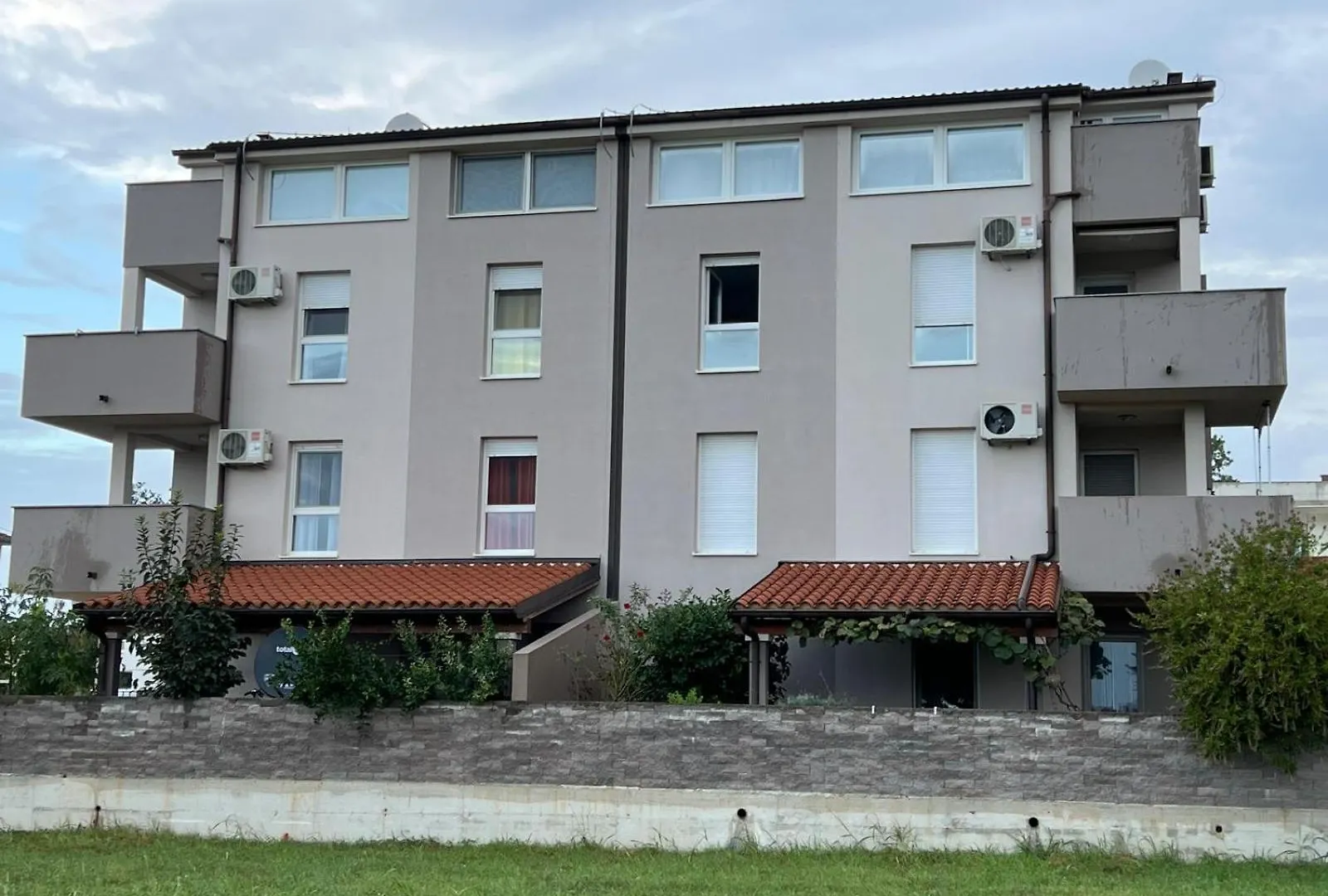Apartment Elisia Medulin 0*,